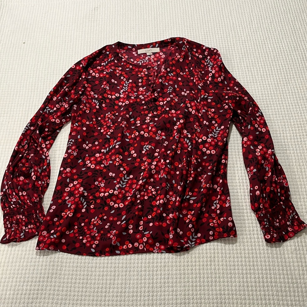 Loft women's burgundy floral blouse, velvet buttons peasant flowy sleeves Sz. M